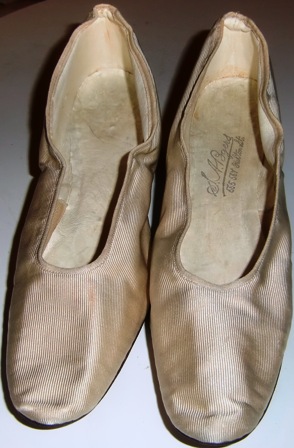 M232M 1880 Wedding shoes